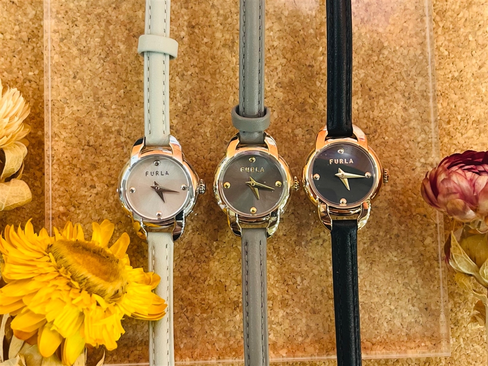 【FURLA】小さくてかわいい腕時計のご紹介!