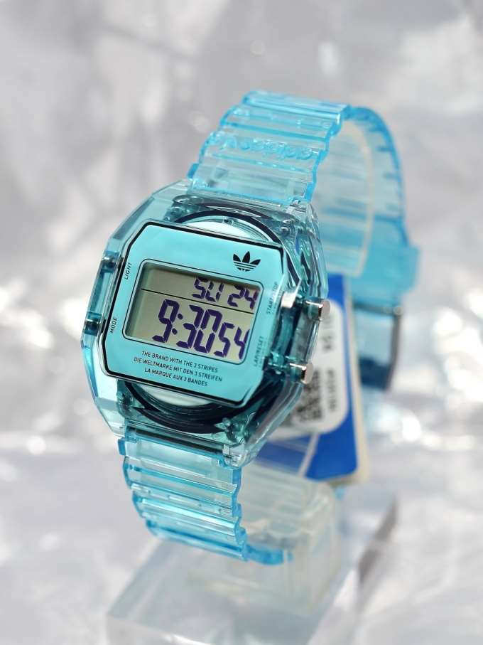 【adidas】夏に着けたい透明時計 AOST24065