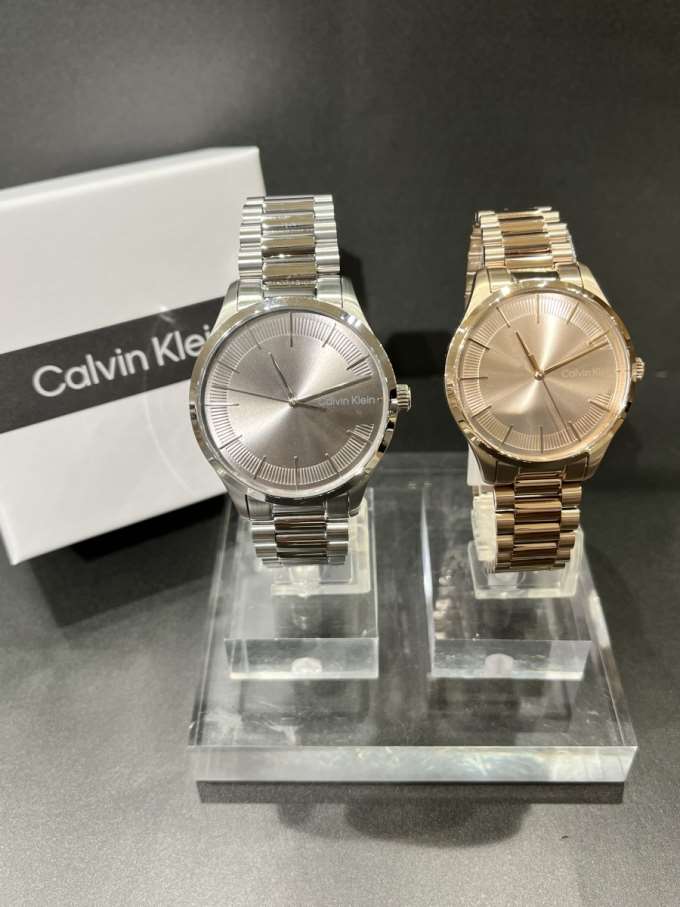 【Calvin Klein】ドレスアップにもカジュアルにも幅広く使用できる新作!!【Junksルクア店】