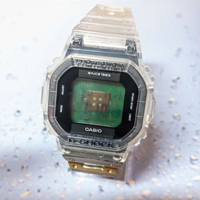 【G-SHOCK】基盤まで透けてる!?夏にぴったりスケルトンな40周年記念モデルが登場!