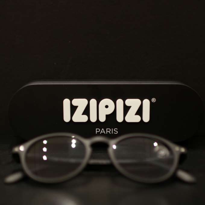 【IZIPIZI】人気急上昇中の注目アイウェアが入荷!